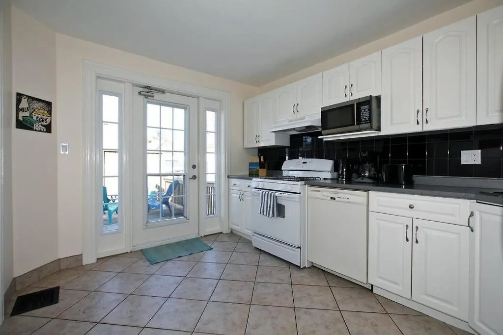 Niagara Sky Line 2- Walk To The Falls & Complimentary Breakfast Delivered Daily To The Rental 0*, Niagara Falls Canada